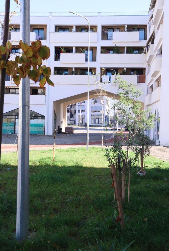 Family Apartment Tirana Esterno foto