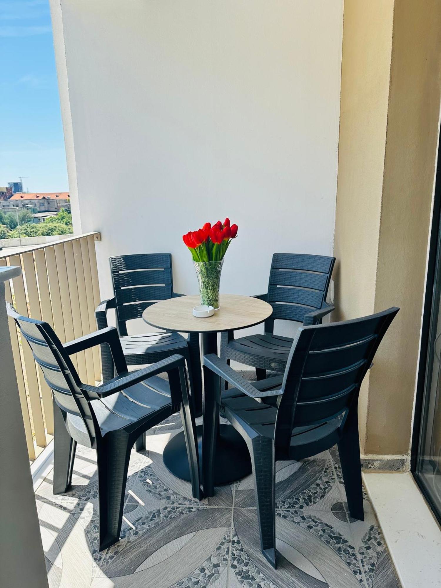 Family Apartment Tirana Esterno foto