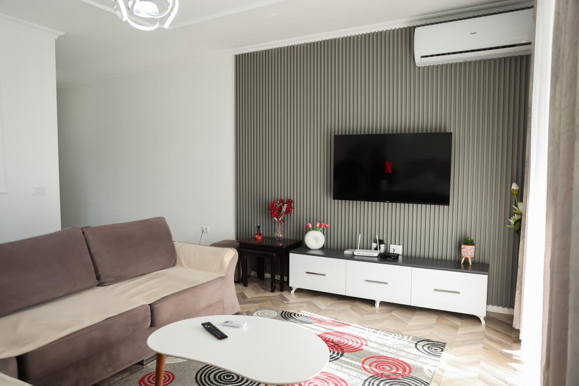 Family Apartment Tirana Esterno foto