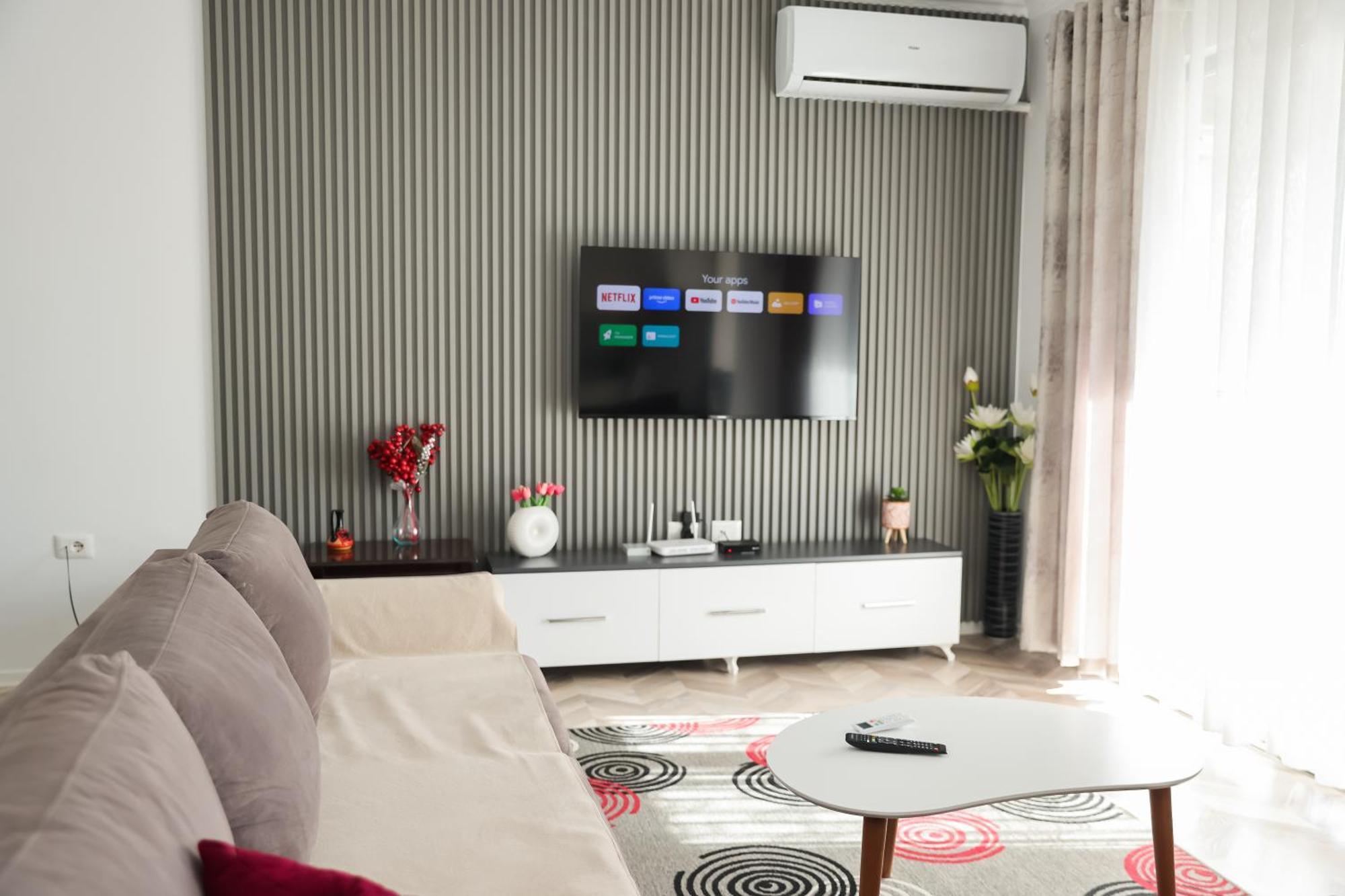 Family Apartment Tirana Esterno foto
