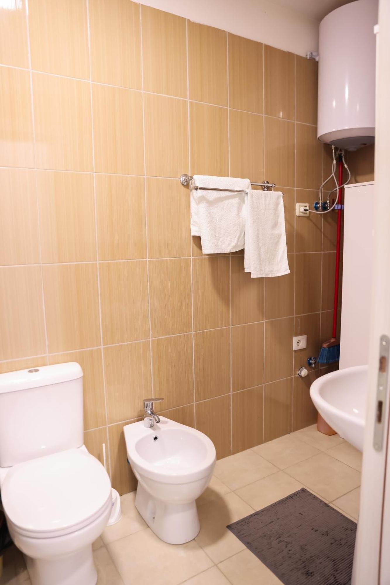Family Apartment Tirana Esterno foto